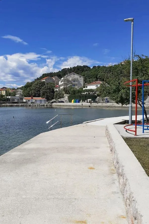 Casa de hóspedes Apartments And Rooms By The Sea Kampor, Rab - 12473